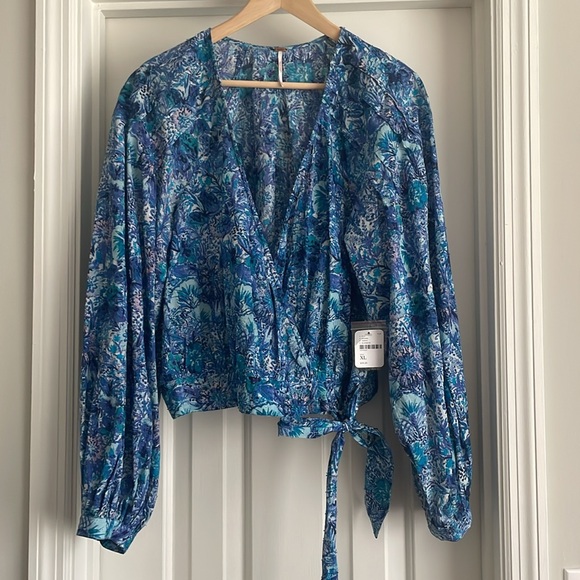 Free People size XL wrap top. - Picture 3 of 6